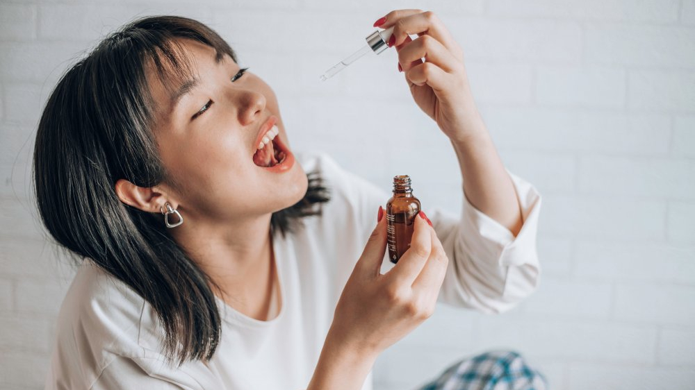 Cómo usar el aceite de CBD sublingual: guía para principiantes